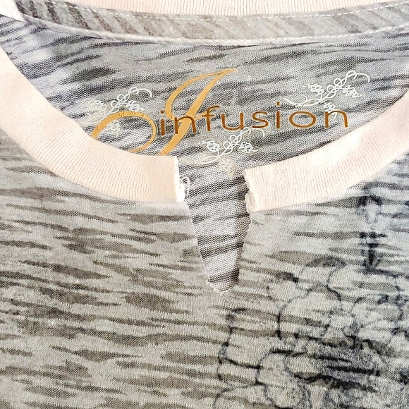 ⭐3/$20⭐Infusion Long Sleeved Tee - Picture 3 of 8